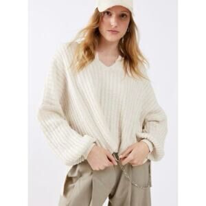 BDG Urban Outfitters Allie Cream Notch Neck Pullover Sweater Size M